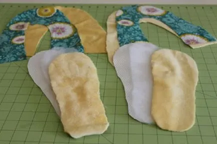 Papuci de casă cu modelul lui mâini