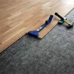 De stabilire a laminat pe lipici, niște lipici pentru lipirea laminatului în timpul de stabilire