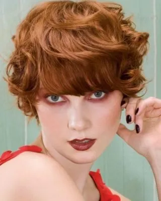 Hair styling ondulat și creț la domiciliu