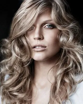 Hair styling ondulat și creț la domiciliu