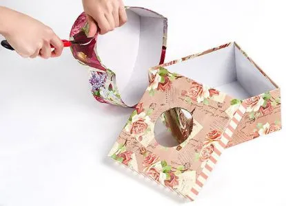 Ambalaje de flori cu propriile sale mâini (culori cu mâinile lor) Ambalaje de flori cu propriile sale mâini