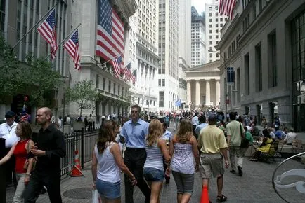 Wall Street, (Wall Street) în New York (strada) Wall Street, (Wall Street) în New York