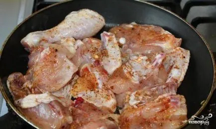 pui fiert cu sos - un pas cu pas reteta cu fotografii pe (culinare) Carne de pui cu sos - un pas cu pas reteta cu fotografii de pe