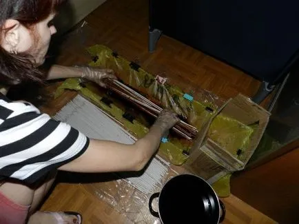 Tubuli din ziare pentru țesut, deoarece acestea fac un lucru, Workshopuri foto si video (dreapta) Tubuli din ziare pentru ateliere de țesut, deoarece acestea fac ceea ce trebuie, foto și video