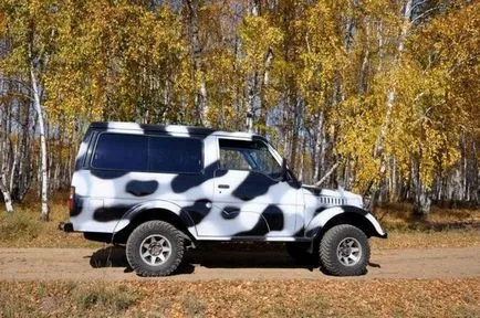 SUV-ul unic, cu mâinile sale