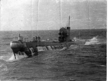 Condițiile de serviciu în submarine diesel de după război și submarine nucleare din prima generație Marinei sovietice - Revista militară (diesel) Condițiile de serviciu în submarine diesel de după război și submarine nucleare din prima generație Marina militară sovietică - Revista militara