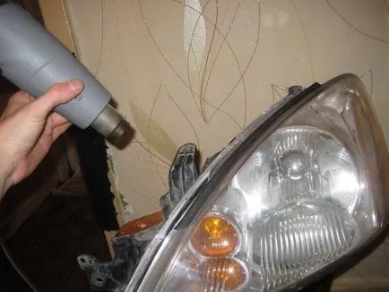 Instalarea lentilelor farurilor Bi-Xenon - instrucțiuni pas cu pas (lumini) Instalarea lentilelor farurilor Bi-Xenon - ghid pas cu pas