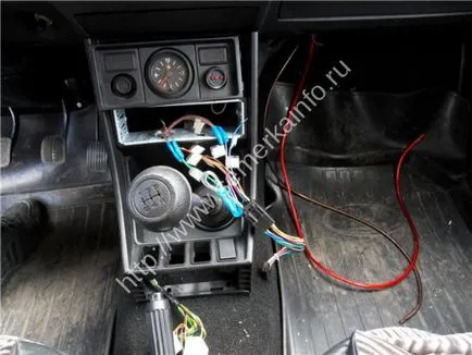 Instalarea și conectarea de radio de la VAZ-2107 într-un loc regulat pe consola, iubitorii clasice de club (instalare) Iubitorii de instalare și conectare de radio de la VAZ-2107 într-un loc regulat pe consola, clasice de club