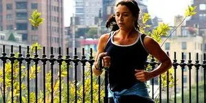 Dimineața jogging pentru a începe gimnastică sportivă