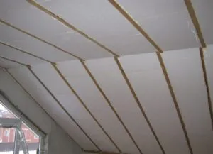 Izolarea termică a acoperișului mansardare din interior cu mâinile parsing tehnologie (izolație) Izolarea termică a acoperișului mansardat din interior cu mâinile lor tehnologice parsing