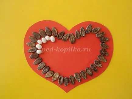 Valentine cu propriile sale mâini pentru copiii copiilor preșcolari (mâini) Valentine cu propriile sale mâini pentru copiii preșcolari