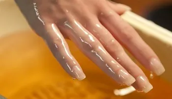Nociv în caz de unghii cu gel de unghii - efecte dăunătoare compoziției nocive pentru utilizarea sa constantă (polish gel) Nociv în cazul în gel lac de unghii - efecte adverse asupra compoziției ca fiind nocive pentru utilizarea sa constantă
