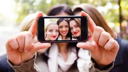 De ce oamenii iau în mod constant fotografii cu el (ea) De ce oamenii iau în mod constant fotografii cu ei înșiși