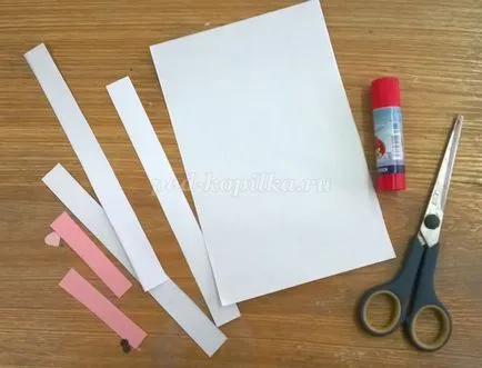 Iepurele benzile de hârtie cu mâinile (lor) Iepurele hârtiei de benzi cu mâinile