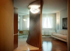 Aparatul este iluminat corect în apartament timp de noapte și în timpul zilei