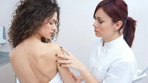 як лікувати жировик в паху
