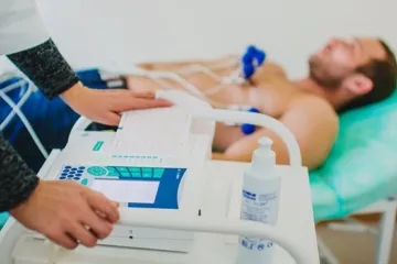 надшлуночкова пароксизмальна тахікардія на ЕКГ