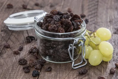як лікувати печінку родзинками