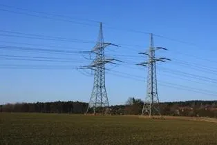 Forme și tipuri de suporturi de linii de transmisie a puterii aeriene