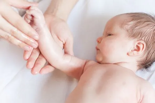 чи потрібно лікувати жовтяницю у новонароджених