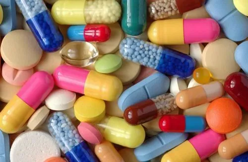 Таблетки від прищів на обличчі, від вугрів - недорогі ліки лікувати прищі зсередини