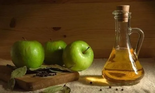 як лікувати варикоз на ногах яблучним оцтом