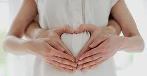 перший місяць вагітності симптоми і відчуття, симптоми вагітності на першому місяці, місячні в перший місяць вагітності, виділення на першому місяці вагітності, болі на першому місяці вагітності перший місяць вагітності симптоми і відчуття