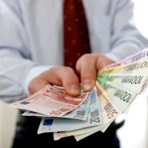 salariul brut și net - adică, ceea ce este diferența, salariul la arme brută sau netă