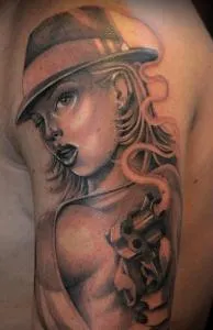 Înțeles femeie tatuaj sau o femeie, ceea ce înseamnă un tatuaj