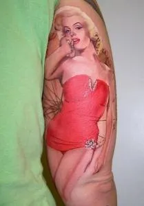 Înțeles femeie tatuaj sau o femeie, ceea ce înseamnă un tatuaj