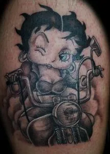 Înțeles femeie tatuaj sau o femeie, ceea ce înseamnă un tatuaj