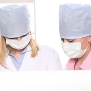 як лікувати кісту лівого яєчка
