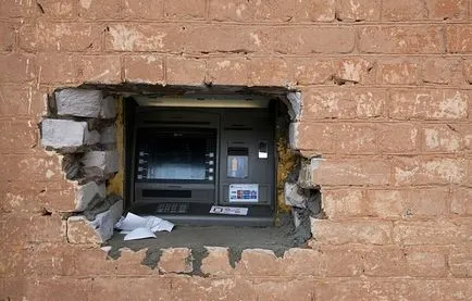 50 de ani cu privire la problema de bani ca un ATM de lucru (în numerar) 50 de ani cu privire la problema de bani ca o mașină de numerar