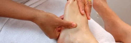 лікувати забій щиколотки