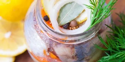8 este capabil să rapid și gustos hering marinate (linguri de apa sarata) 8 moduri de hering și rapid, gustos murături