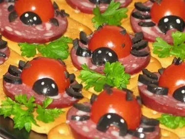 Sandwich-uri cu cârnați - rețete populare cu fotografii (rețete) Sandwich-uri cu cârnați - rețete populare cu fotografii