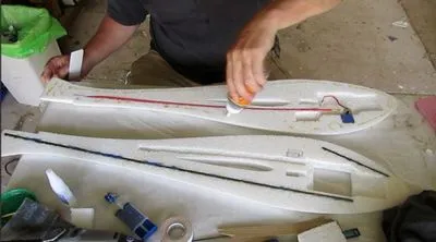 Spuma pentru lipici spumă, materiale (pastă de spumă de polistiren) Cum să lipici spuma la materialele de spumă