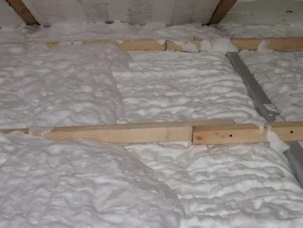Ce și cum să izolarea tavanului în baie cu mâinile în interiorul și exteriorul (în interior) Ce și cum să izolarea tavanului în baie cu mâinile în interior și în afară