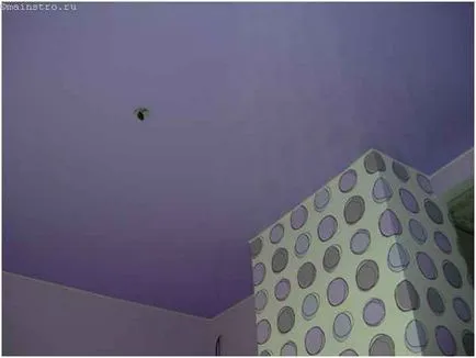Că primul plafon stretch sau tapet