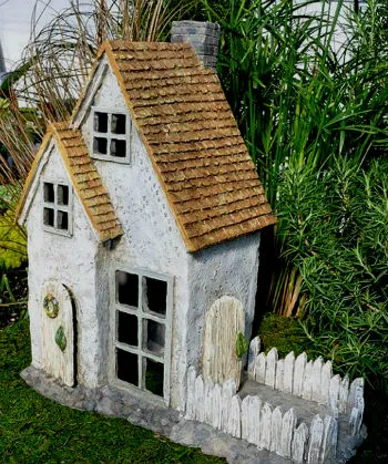 casă mică decorative pentru o gradina sau de flori paturi pentru case (casa de gradina ornamentale) Casa decorative mici pentru o gradina sau de flori paturi pentru case