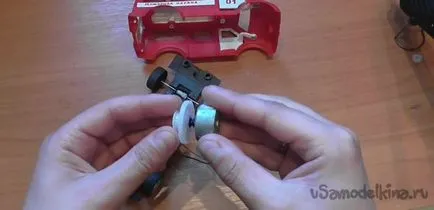 A face o mașină de simplu, cu un motor