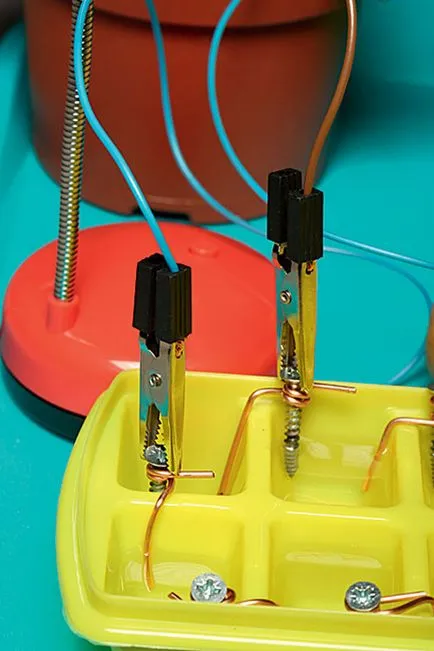 Suntem producătoare de energie electrică de la o lamaie, cartofi si otet, revista Popular Mechanics (extract de electricitate din lamaie) Suntem producătoare de energie electrică de la o lamaie, cartofi si otet, revista Popular Mechanics