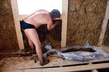 Casa de paie cu propriile lor mâini