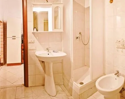 Duș fotografii baie mici, opțiuni pentru planificarea (proiectarea o baie mică cu un duș cubicle foto) sală de dușuri fotografii baie mică, opțiuni de aspect