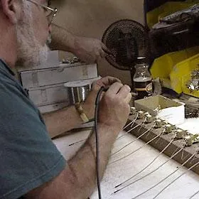 Cum de a face Gibson Guitars