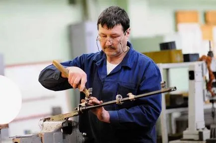 Cum sa faci o Kalasnikov - întrebam (a) Cum sa faci o Kalasnikov - doar întrebam