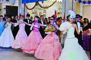 Cum de a organiza un bal mascat, festivaluri de dans