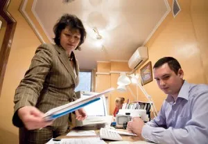 Cum sa faci un testament pentru apartament și cât de mult costă în 2017 documente notariale, și (ca să emită o dovadă a cât de mult un apartament cu un notar pentru a face o mostră a ceea ce sunt necesare documente în 2017) Cum sa faci un testament pentru apartament și cât de mult costă în 2017 și a documentelor notariale