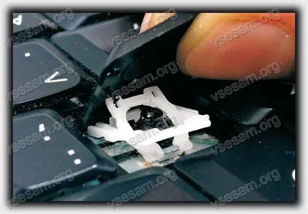 Cum se curata o tastatura pe un laptop la domiciliu