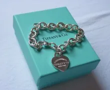 Mondd meg, hogy mit viselnek farmer szoknya nézni elegáns (fotók)
